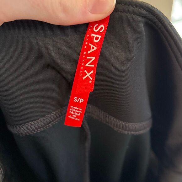 Spanx Faux Leather Leggings in Black Size Small - Picture 5 of 6